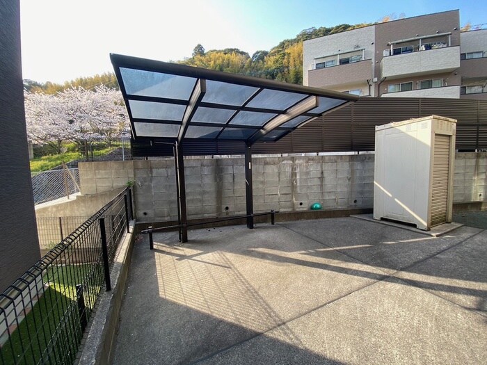 物件外観写真3　(駐輪場)