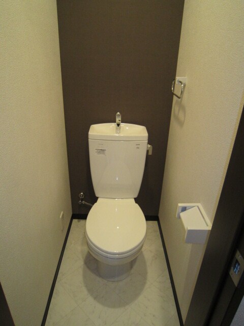 物件内観写真8　(トイレ)