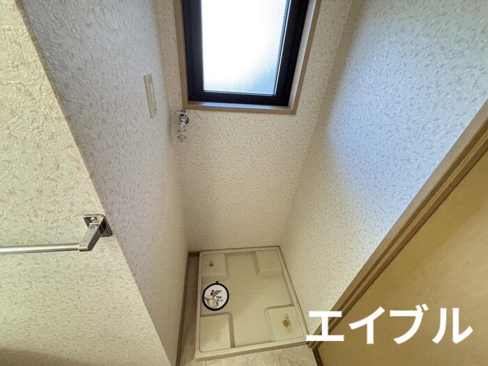 物件内観写真12　(洗濯機置場)