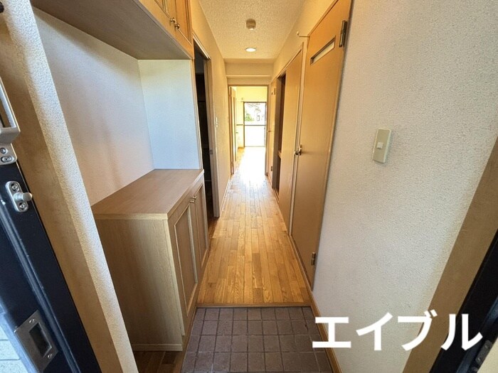 物件内観写真16　(玄関)