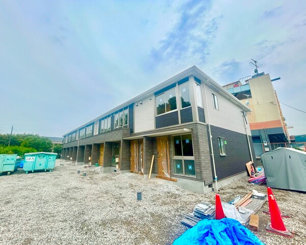 建築中