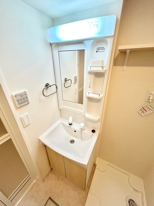 物件内観写真11　(洗面)