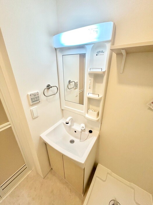 物件内観写真11　(洗面)