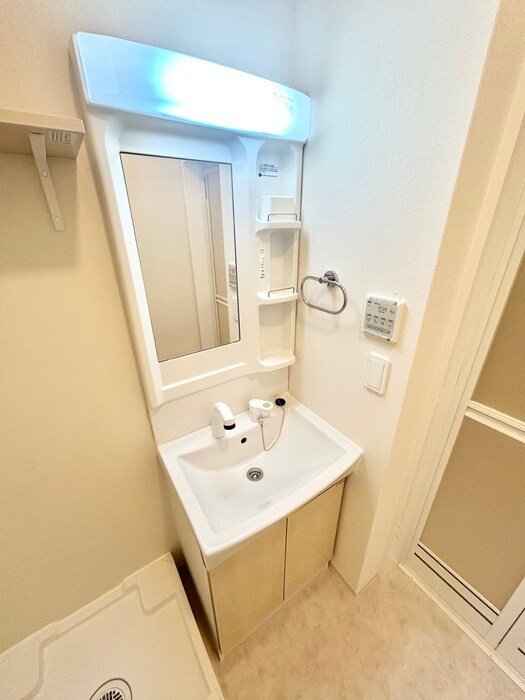 物件内観写真11　(洗面)