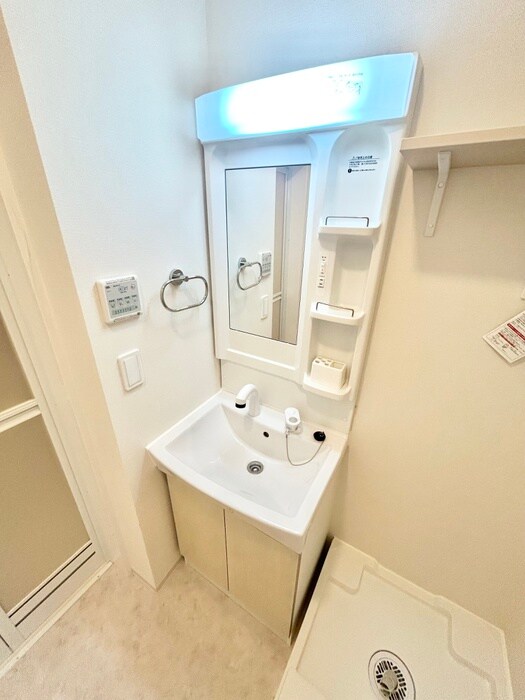 物件内観写真11　(洗面)