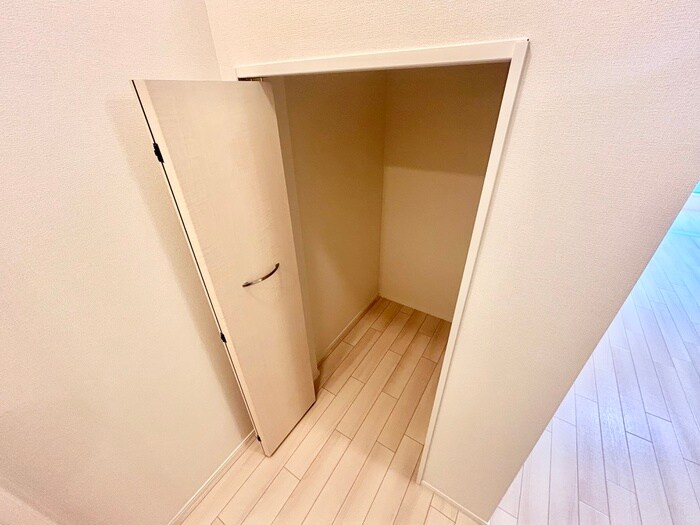 物件内観写真12　(収納)
