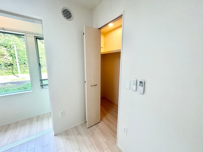 物件内観写真12　(収納)