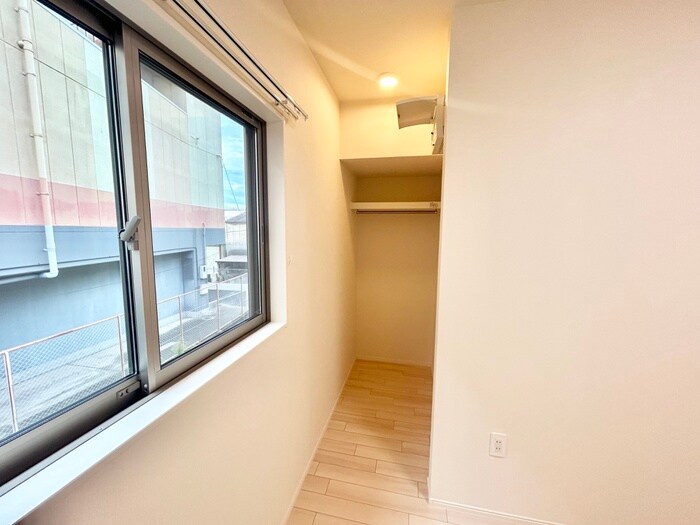 物件内観写真12　(収納)