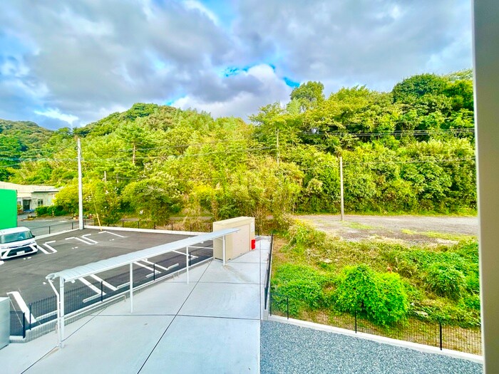 物件内観写真14　(室内からの展望)