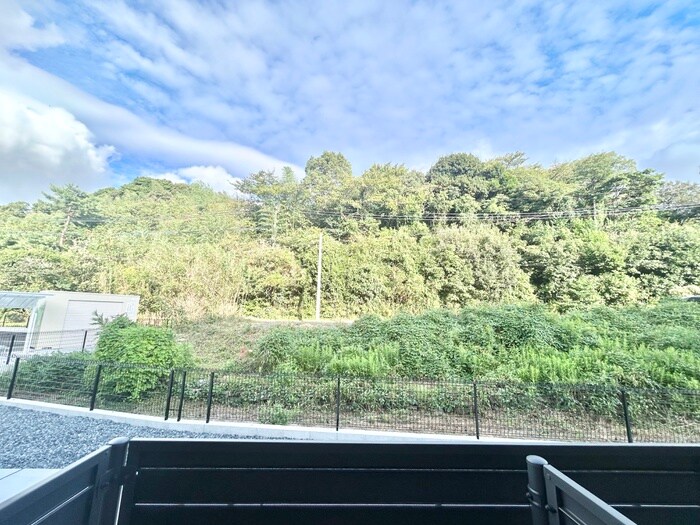 物件内観写真15　(室内からの展望)