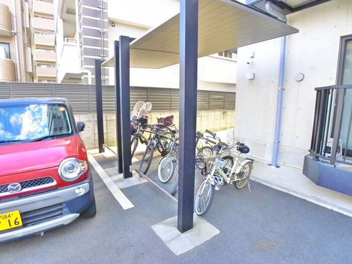物件外観写真4　(駐輪場)