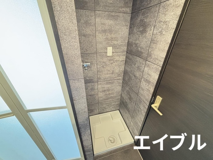 物件内観写真11　(洗濯機置場)