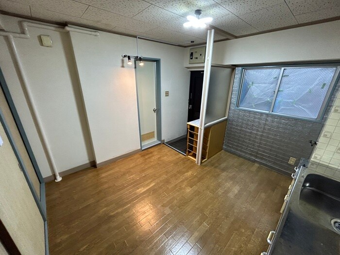 物件内観写真3　(居室)