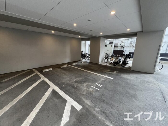 物件外観写真3　(駐車場)