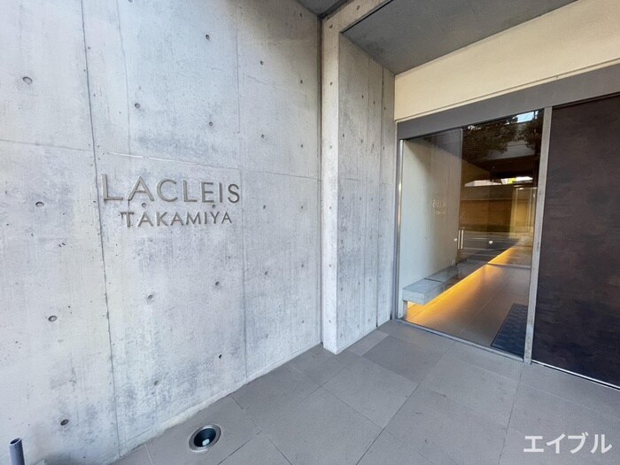 物件外観写真5　(エントランス部分)