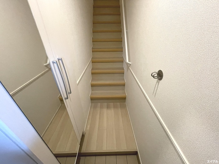 物件内観写真12　(玄関)