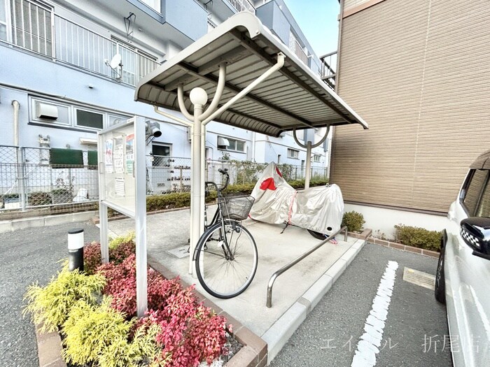 物件外観写真3　(駐輪場)