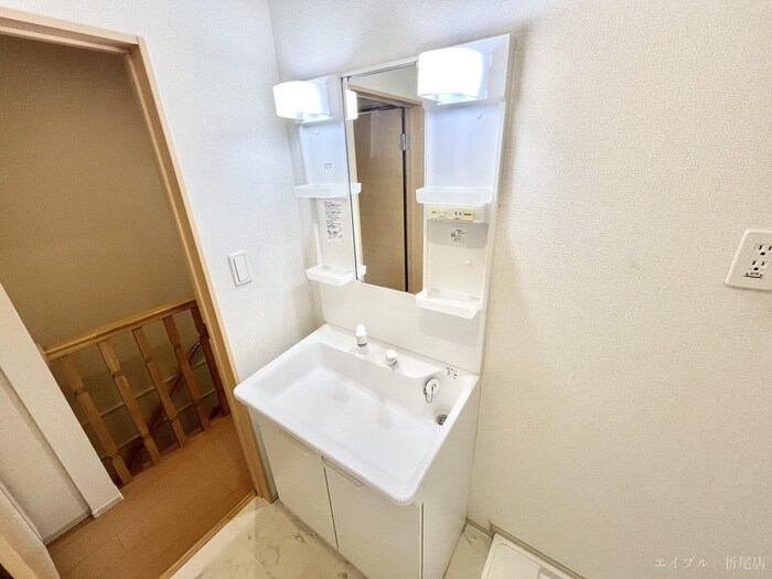 物件内観写真8　(洗面)