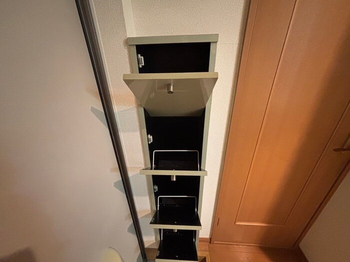 物件内観写真8　(靴箱)