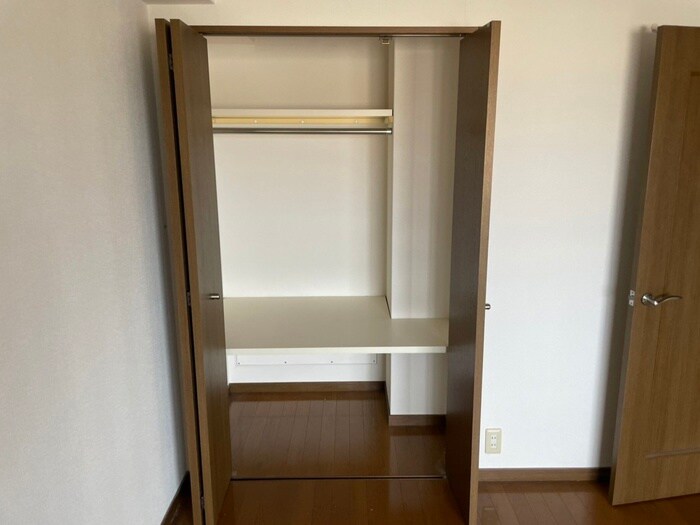 物件内観写真12　(収納)
