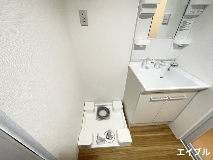 物件内観写真8　(洗濯機置場)