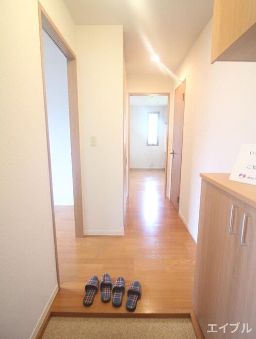 物件内観写真14　(玄関)