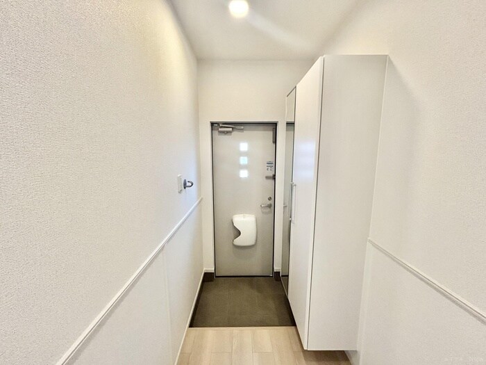 物件内観写真10　(玄関)