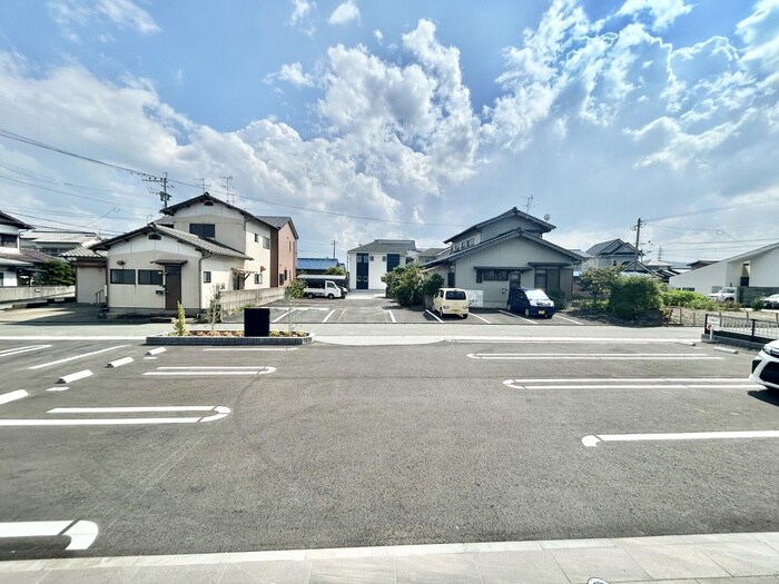 物件内観写真12　(室内からの展望)