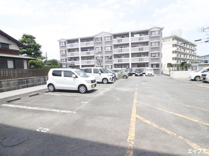 物件外観写真5　(駐車場)