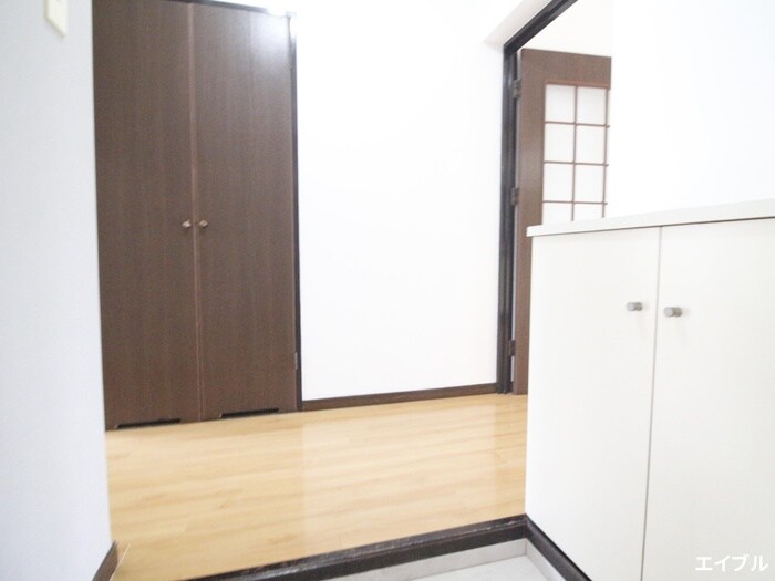 物件内観写真16　(玄関)