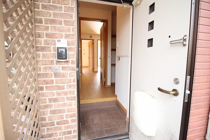 物件内観写真10　(玄関)