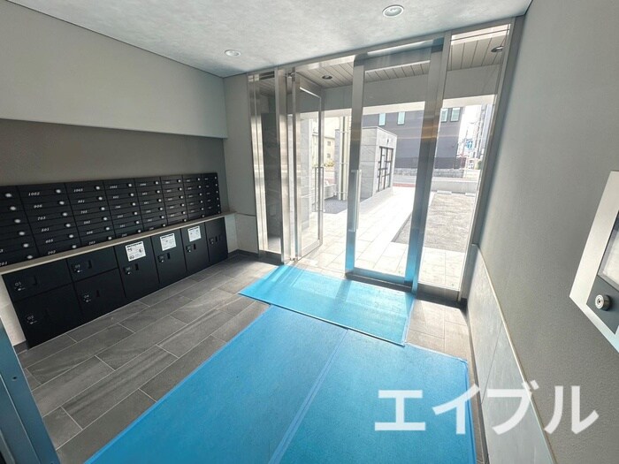 物件外観写真4　(エントランス部分)