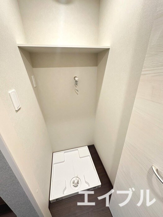 物件内観写真12　(洗濯機置場)