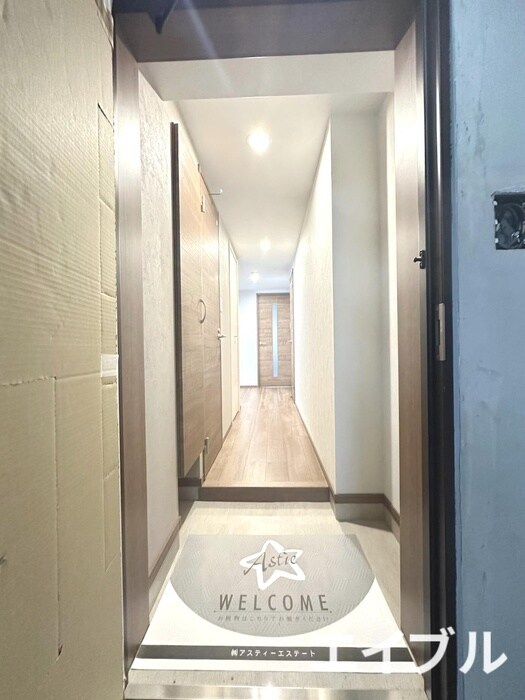 物件内観写真13　(玄関)