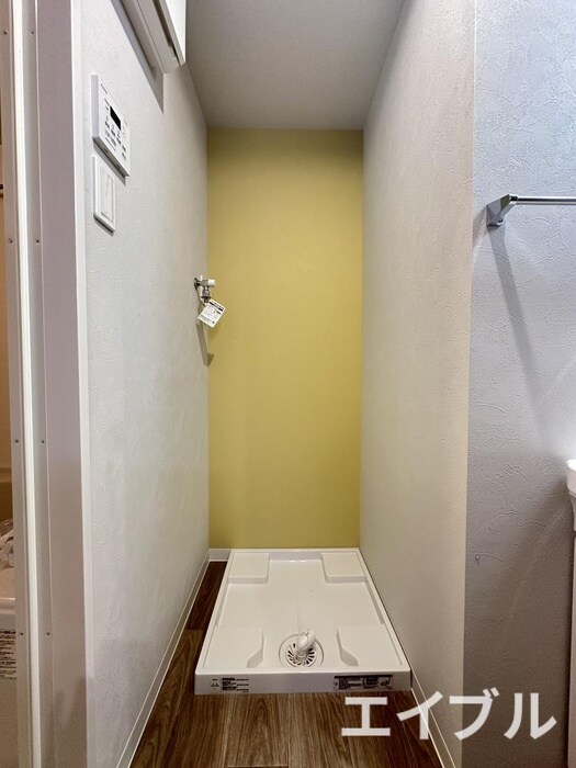 物件内観写真11　(洗濯機置場)