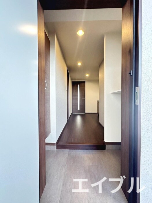 物件内観写真15　(玄関)