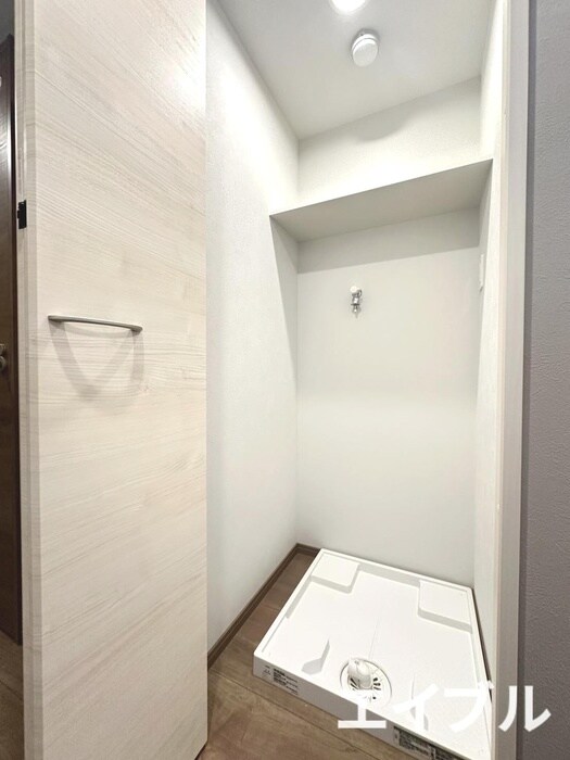 物件内観写真15　(洗濯機置場)