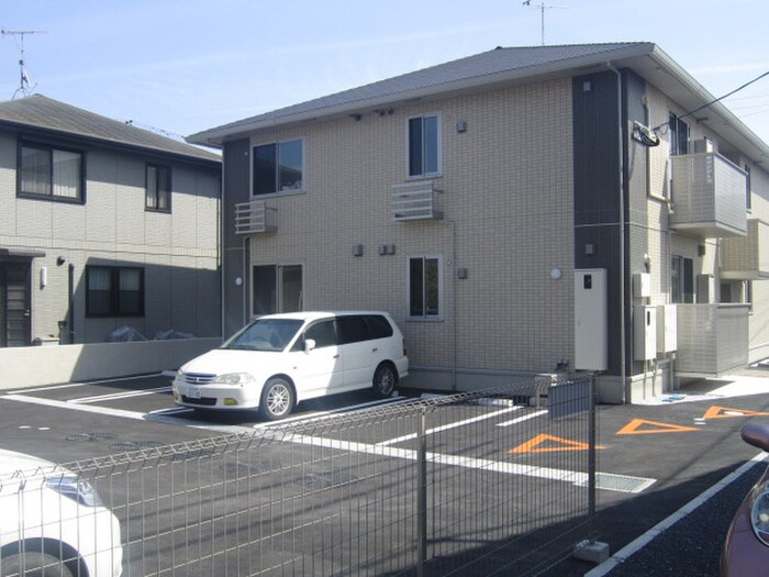 物件外観写真2　(駐車場)