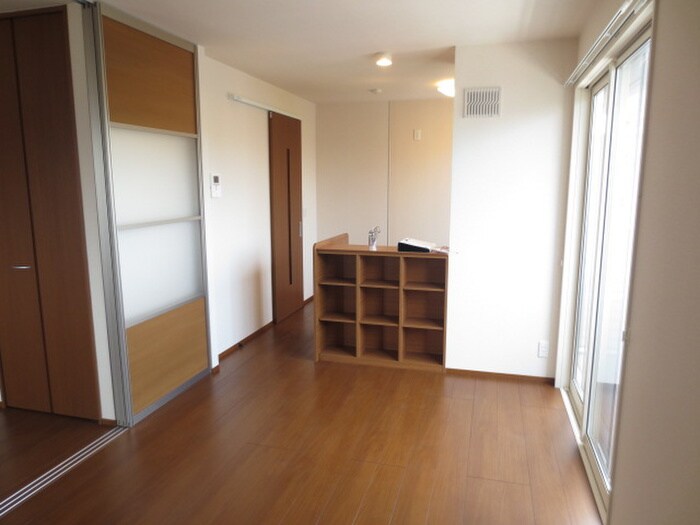 物件内観写真4　(居室)