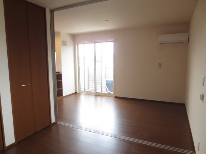 物件内観写真11　(居室)