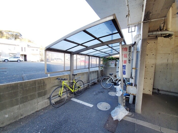 物件外観写真5　(駐輪場)