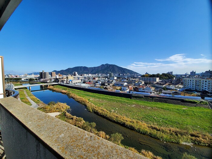 物件内観写真16　(室内からの展望)