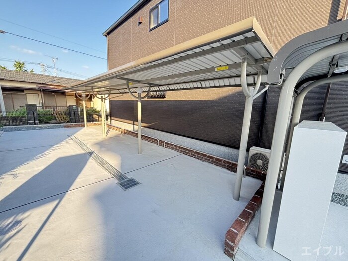 物件外観写真4　(駐輪場)