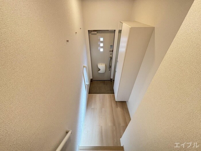 物件内観写真16　(玄関)