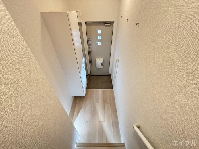 物件内観写真16　(玄関)