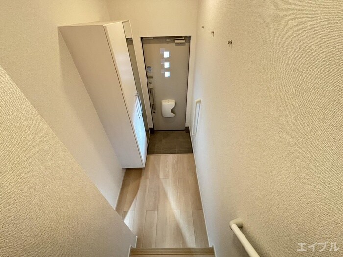 物件内観写真16　(玄関)