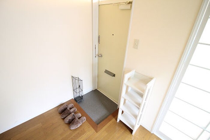 物件内観写真9　(玄関)