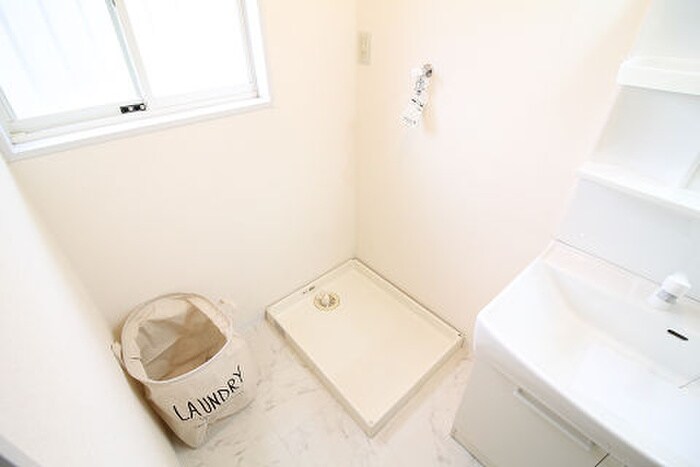 物件内観写真17　(洗濯機置場)