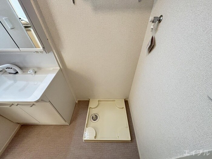 物件内観写真13　(洗濯機置場)