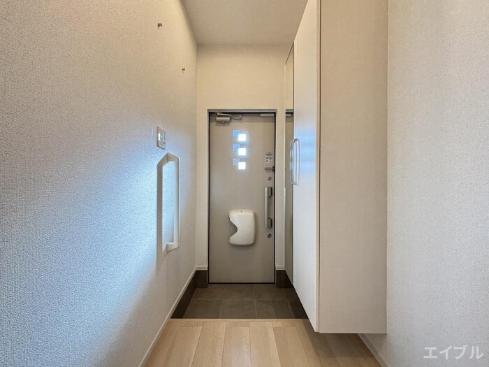 物件内観写真16　(玄関)